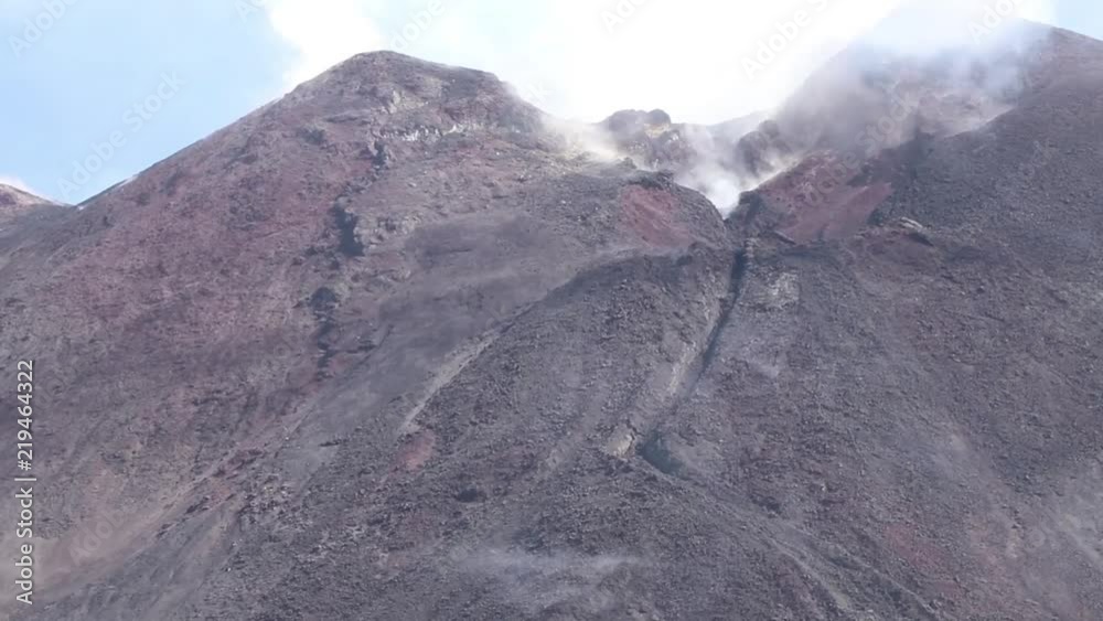 Gas dal cratere del vulcano Etna