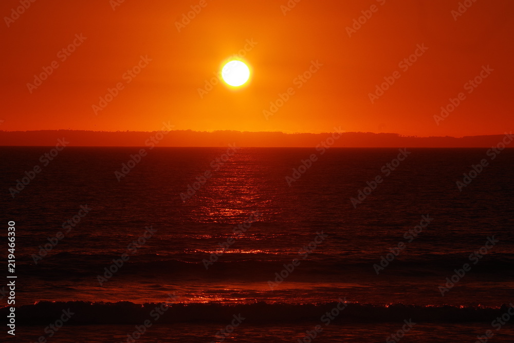 Soleil rouge sur la presqu'ile de Crozon