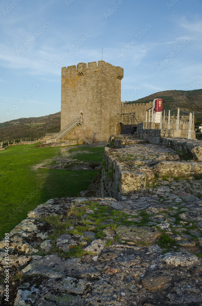 Patio de Armas del Castillo de Linhares da Beira, Portugal.