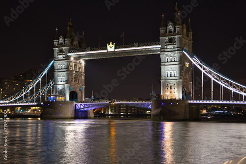 Obraz na płótnie London Bridge bei Nacht w salonie
