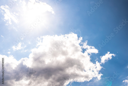 Wolken im Sonnenlicht photo