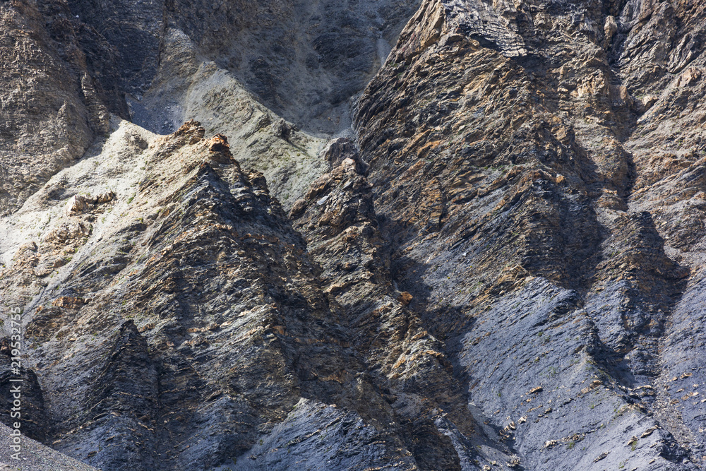 Détail de roches et d'érosion dans d'une montagne dans le Mercantour