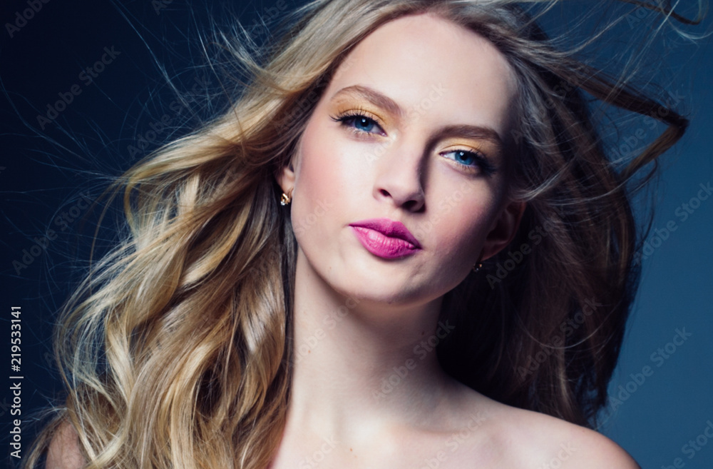 Obraz premium Beautiful blonde hair woman with beauty makeup pink lipstick