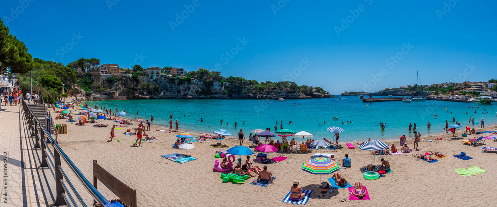Obraz premium Beach harbor and houses of Porto Cristo Mallorca