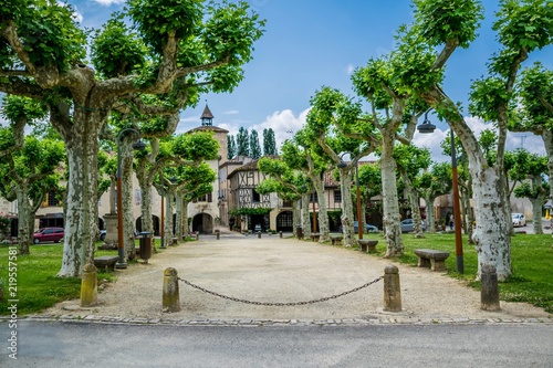 Fourcès, Gers, Occitanie, France. photo