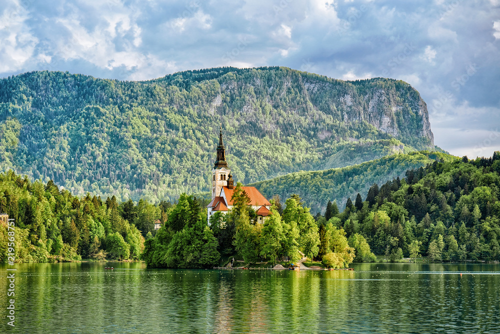 Fototapeta premium Beautiful scenery with Church on Bled Lake Slovenia