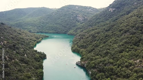 lac de sainte croix vu d'un drone