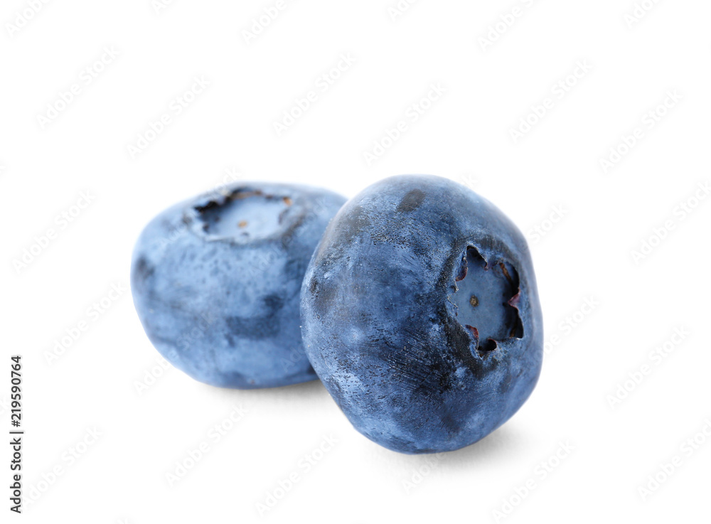 Obraz premium Fresh ripe blueberries on white background. Organic berry