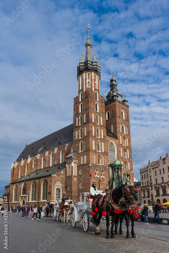 Krakau – Pferdekutschen vor der Marienkirche