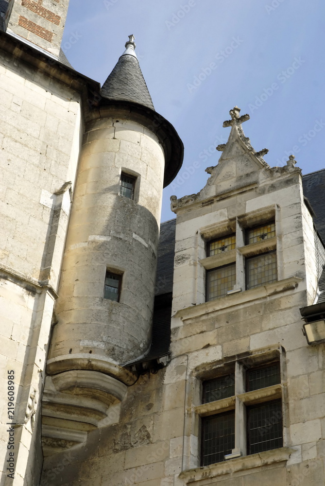 Ville d'Evreux, tourelle et fenêtres, département de l'Eure, Normandie, France