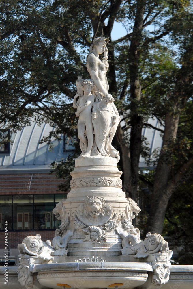 Ville d'Evreux, fontaine monumentale de l'Hôtel de Ville, département de l'Eure, Normandie, France