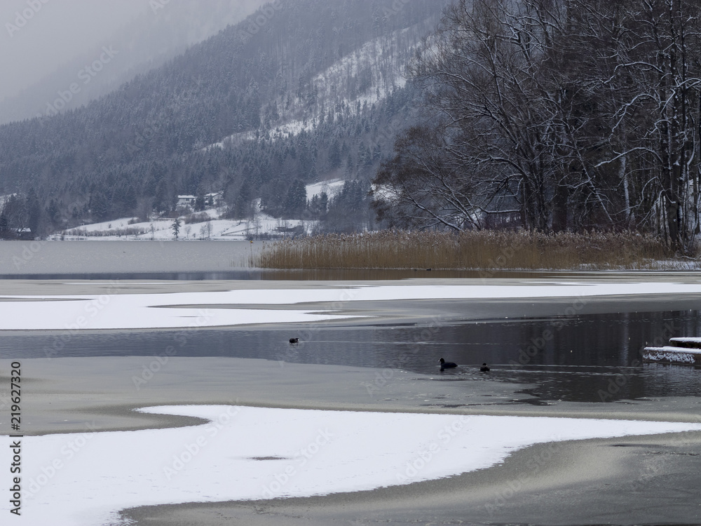 Schliersee en hiver . Petit lac des Alpes de Bavière en Allemagne