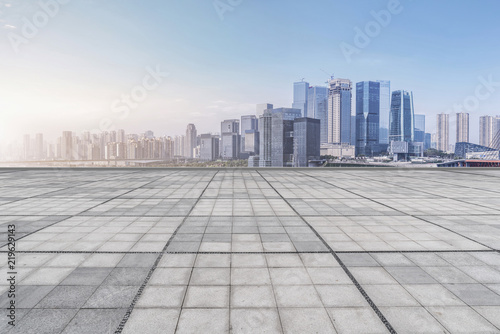 The skyline of Chongqing's urban skyline with an empty square floor. © 昊 周