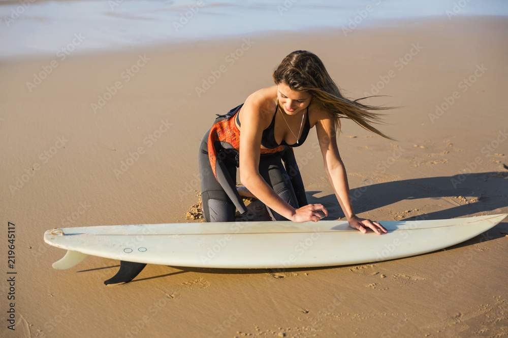 Obraz premium Getting ready for another surfing day