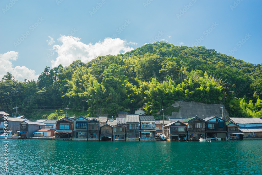 Fototapeta premium 京都府 伊根町 舟屋