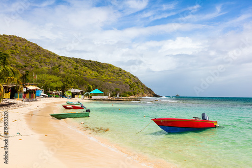 Idyllic beach at Caribbean © BlueOrange Studio