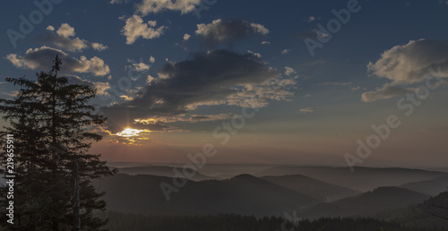 Sonnenaufgang über dem Schwarzwald © Tobias