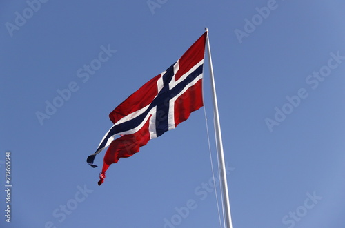 Canvas Print Drapeau norvégien au vent à Oslo, Norvège