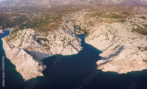 DCIM\100MEDIA\DJI_0063.JPGZavratnica is a 900 m long narrow inlet located at the foot of the mighty Velebit Mountains, in the northern part of the Adriatic Sea.