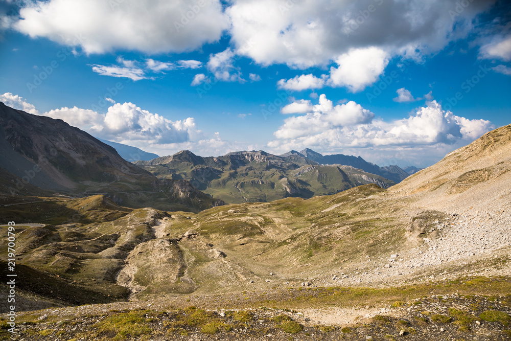 Fototapeta premium Panorama Alpine valley on a beautiful summer day
