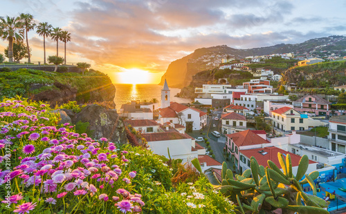 Obraz na płótnie Camara de Lobos village at sunset, Cabo Girao in background, Madeira island, Portugal w salonie