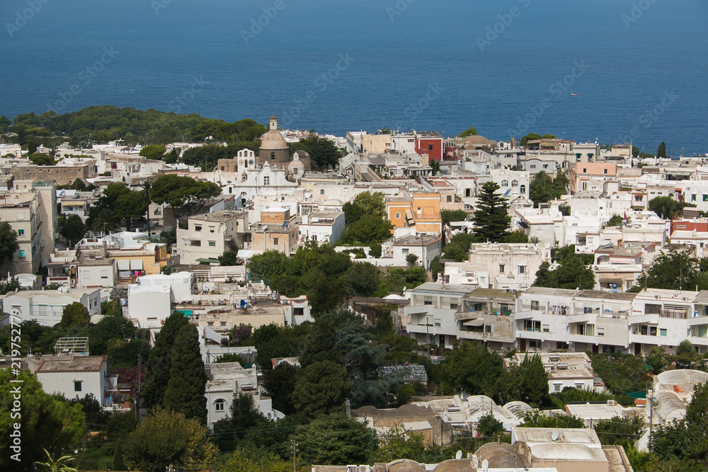 Veduta di Anacapri dalla seggiovia del Monte Solaro, Isola di Capri, Italia