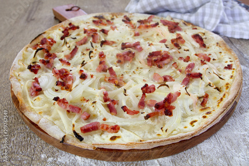 Fototapeta Naklejka Na Ścianę i Meble -  tarte flambée