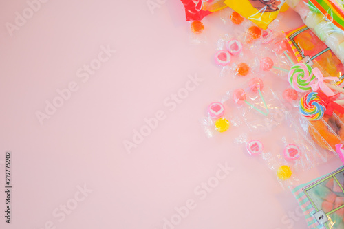 グミ　キャンディー　スイーツ　ロリポップ　カラフル　パステル　ゆめかわいい　女子 © NAOYA