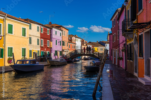 Bunter Kanal in Venedig