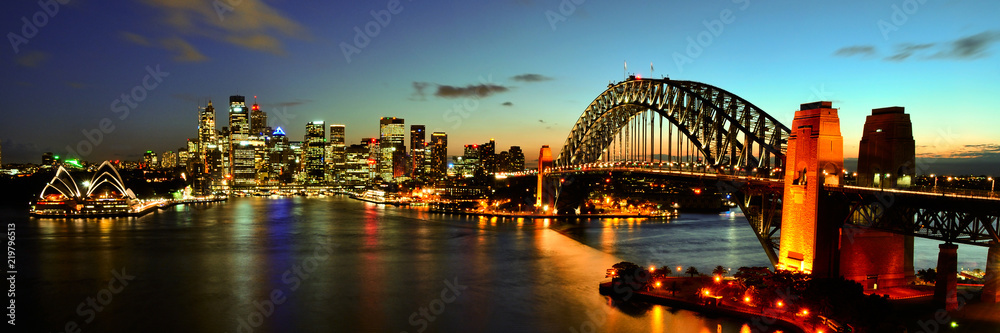 Naklejka premium Sydney Harbour w nocy