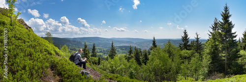 Konstfotografi Panorama Thüringer Wald mit Wanderer