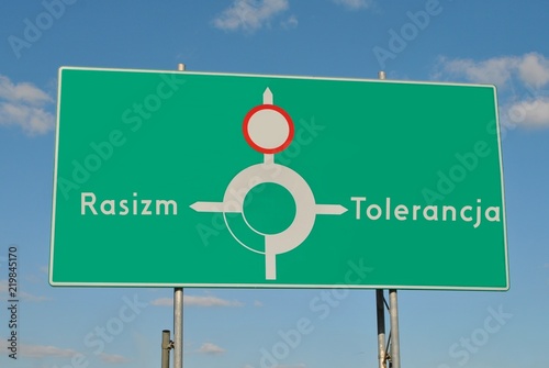Rasizm VS tolerancja
