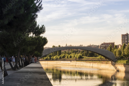 Принти на полотні Bridge over Madrid Rio