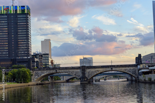 Philadelphia city skyline at sunset across Schuylkill river © Opeyemi