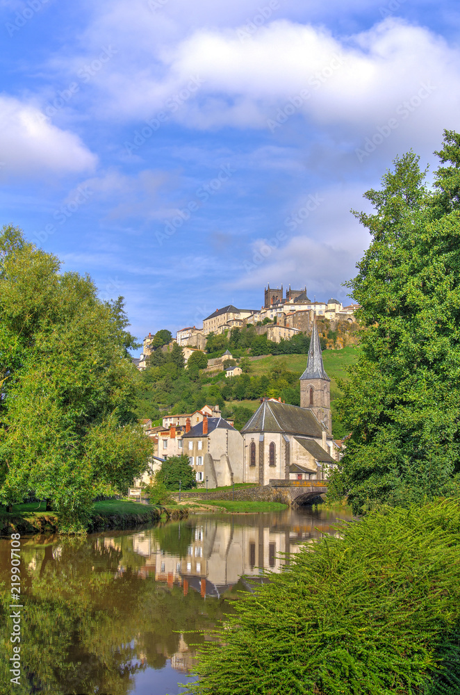 La ville de saint flour en Auvergne dans le département du Cantal