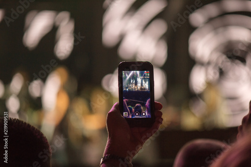 Video recording of the music concert on the smartphone