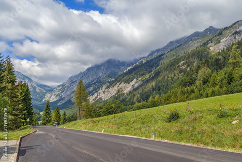 Landscape in Alps, Austria © borisb17
