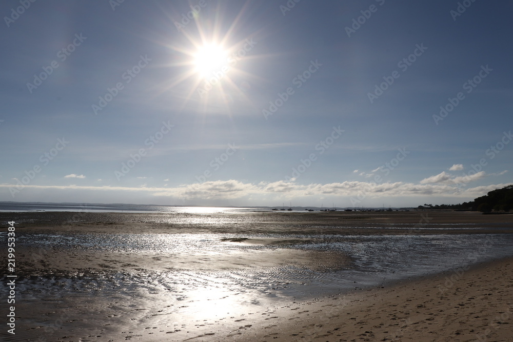 Plage du bassin d'arcachon , face au soleil