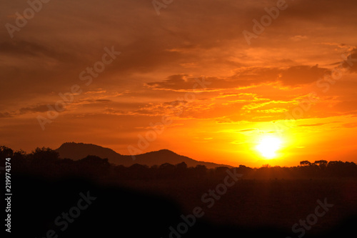 afrikanischer Sonnenuntergang © tronixAS