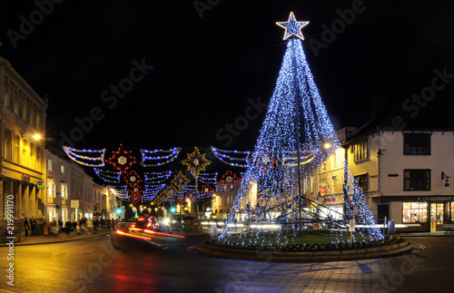 Foto Christmas decorations in street, Stratford upon Avon, UK