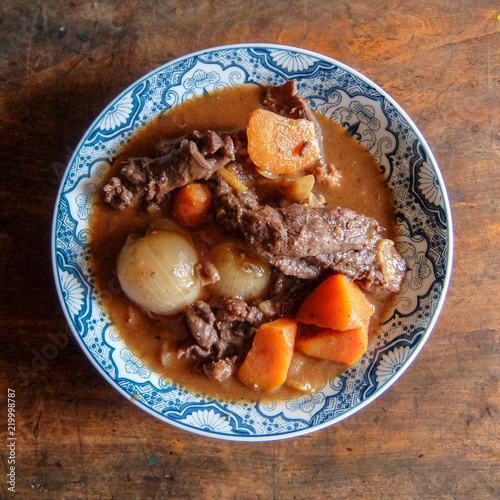 牛すじ肉を使った和風のビーフシチュー