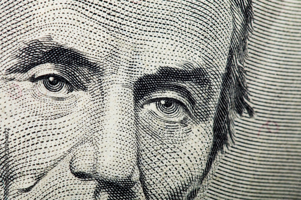 © BillionPhotos.com - Close up of Abraham Lincoln on the Five Dollar Bill © BillionPhotos.com - Close up of Abraham Lincoln on the Five Dollar Bill