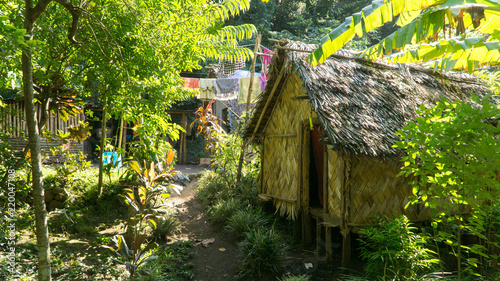 Foto Traditional habitation of Ni-Vanuatu people living simple life in the middle of