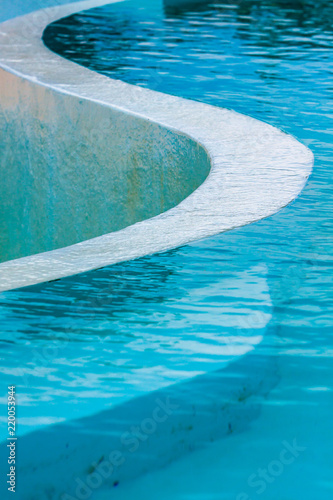 Pool Edge © Hein