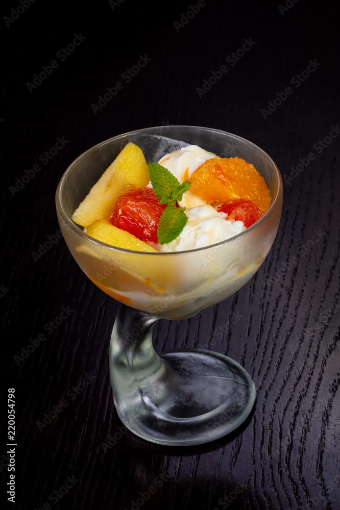 Delicious fruit ice cream Delicious fruit ice cream