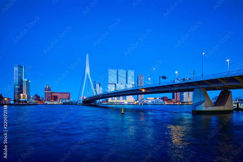 Naklejka premium Erasmus Bridge, Rotterdam, Netherlands