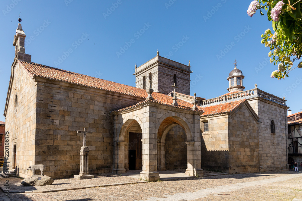 Fototapeta premium Streets and buildings of the town of La Alberca in Salamanca, Spain