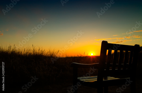 Foto bench at sunset