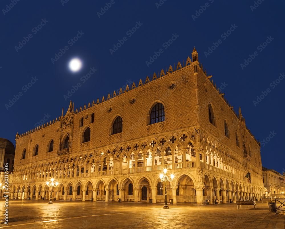 Piazza San Marco with the Doge's Palace (Palazzo Ducale) at night, Venice, Italy