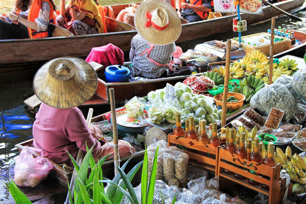 Naklejka premium Traditional Floating Market, Bangkok, Thailand